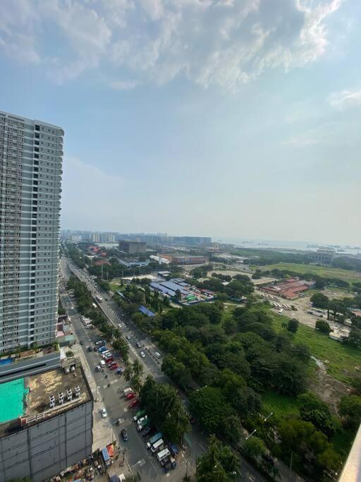 Breeze Residences 26th Floor Holiday home Manila