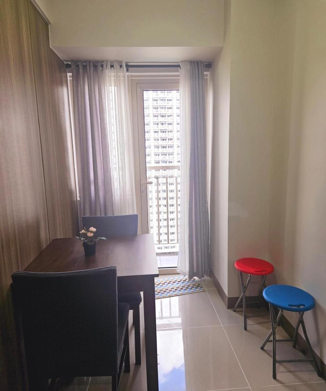 Cozy Two Bedroom Family At Coast Residences Near Picc, Wtc & Moa Apartment Manila