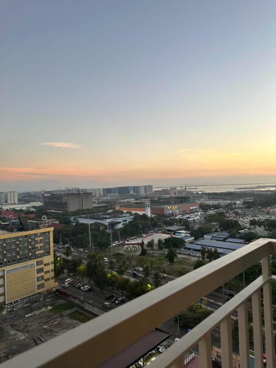 Stunning With Balcony Apartment *