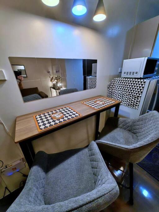 Apartment 1br Free Parking With Balcony Near Rcbc, Trident, Mmc Manila
