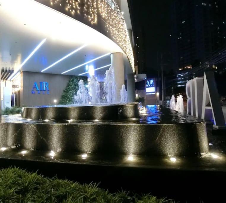 1br Free Parking With Balcony Near Rcbc, Trident, Mmc *
