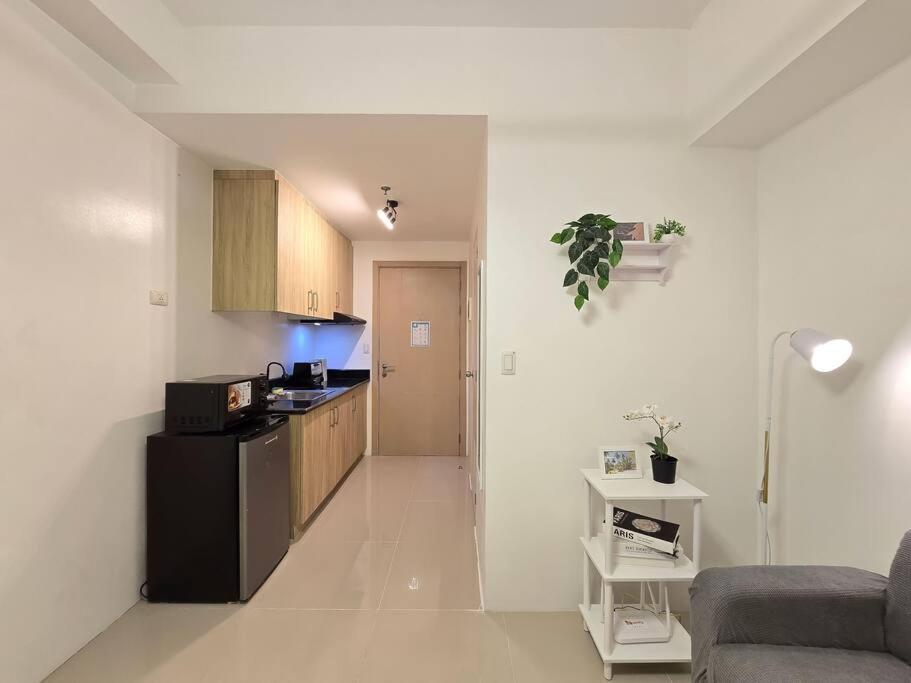 1br Condotel W Balcony Sm Light Residences #lt08 Apartment *