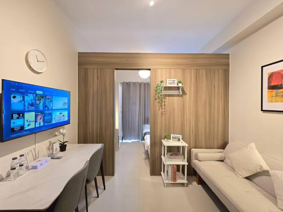 Apartment 1br Condotel With Balcony At Fame Residences #fm59 *