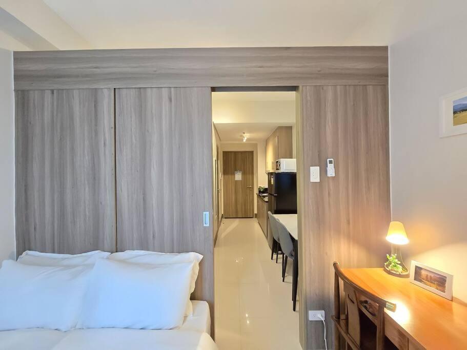 1br Condotel With Balcony At Fame Residences #fm59 *
