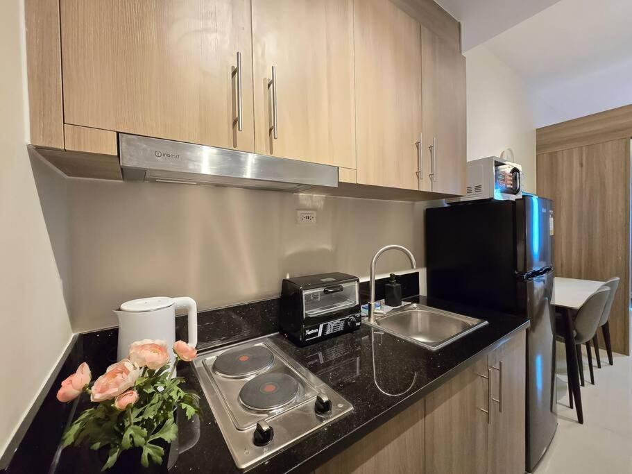 1br Condotel With Balcony At Fame Residences #fm59 * Manila