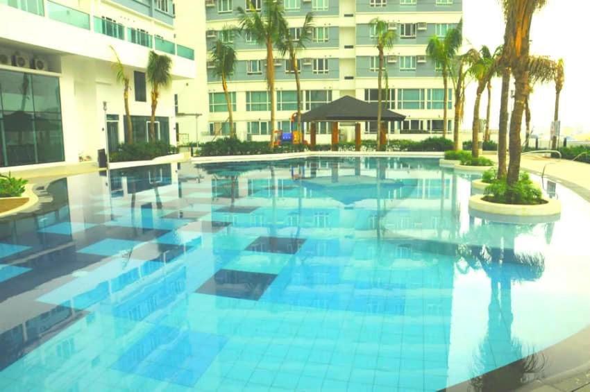 1bdrm At Makati W Balcony View Of Mnla Bay Apartment Manila