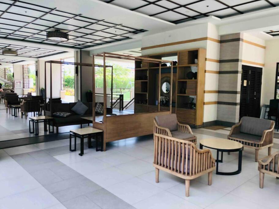 1br Calathea Place Nr Airport, Netflix,50mbps Wifi *