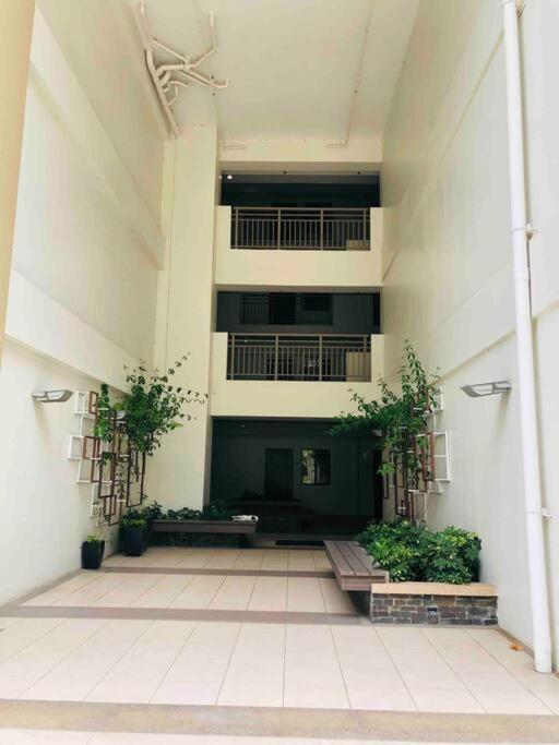 Apartment 1br Calathea Place Nr Airport, Netflix,50mbps Wifi