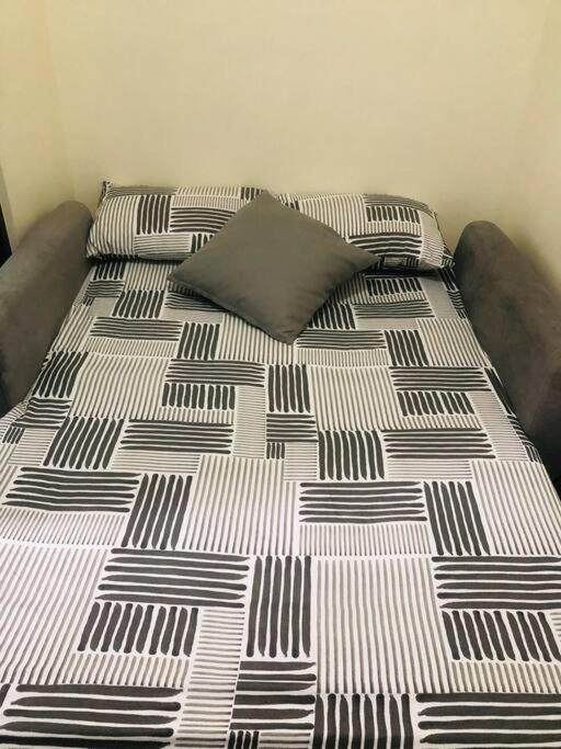 1br Calathea Place Nr Airport, Netflix,50mbps Wifi Apartment *