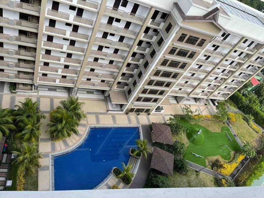 1br Calathea Place Nr Airport, Netflix,50mbps Wifi Manila