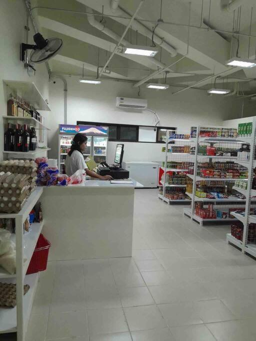 1br Calathea Place Nr Airport, Netflix,50mbps Wifi Apartment
