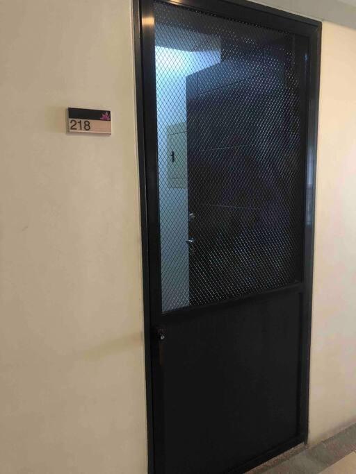 Apartment 1br Calathea Place Nr Airport, Netflix,50mbps Wifi