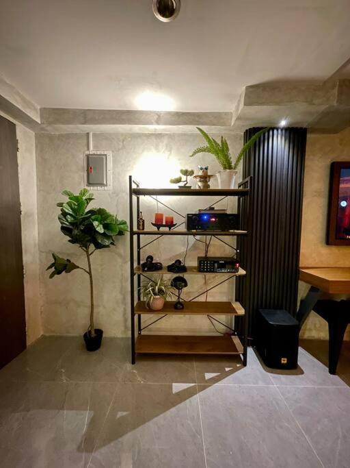 Obie's Prime Videoke Near Sm North And Munoz Apartment *