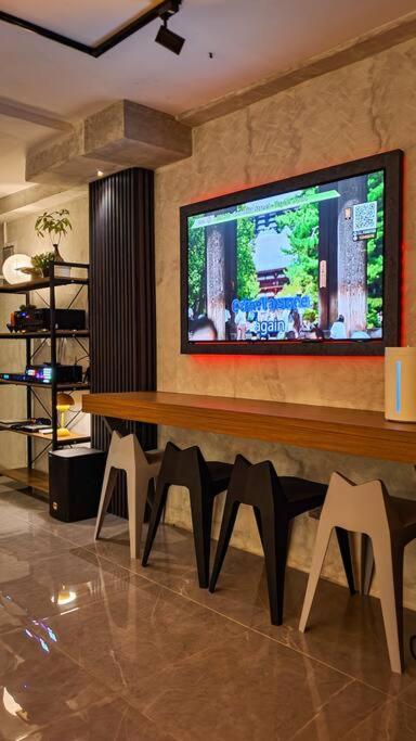 Obie's Prime Videoke Near Sm North And Munoz Apartment Manila