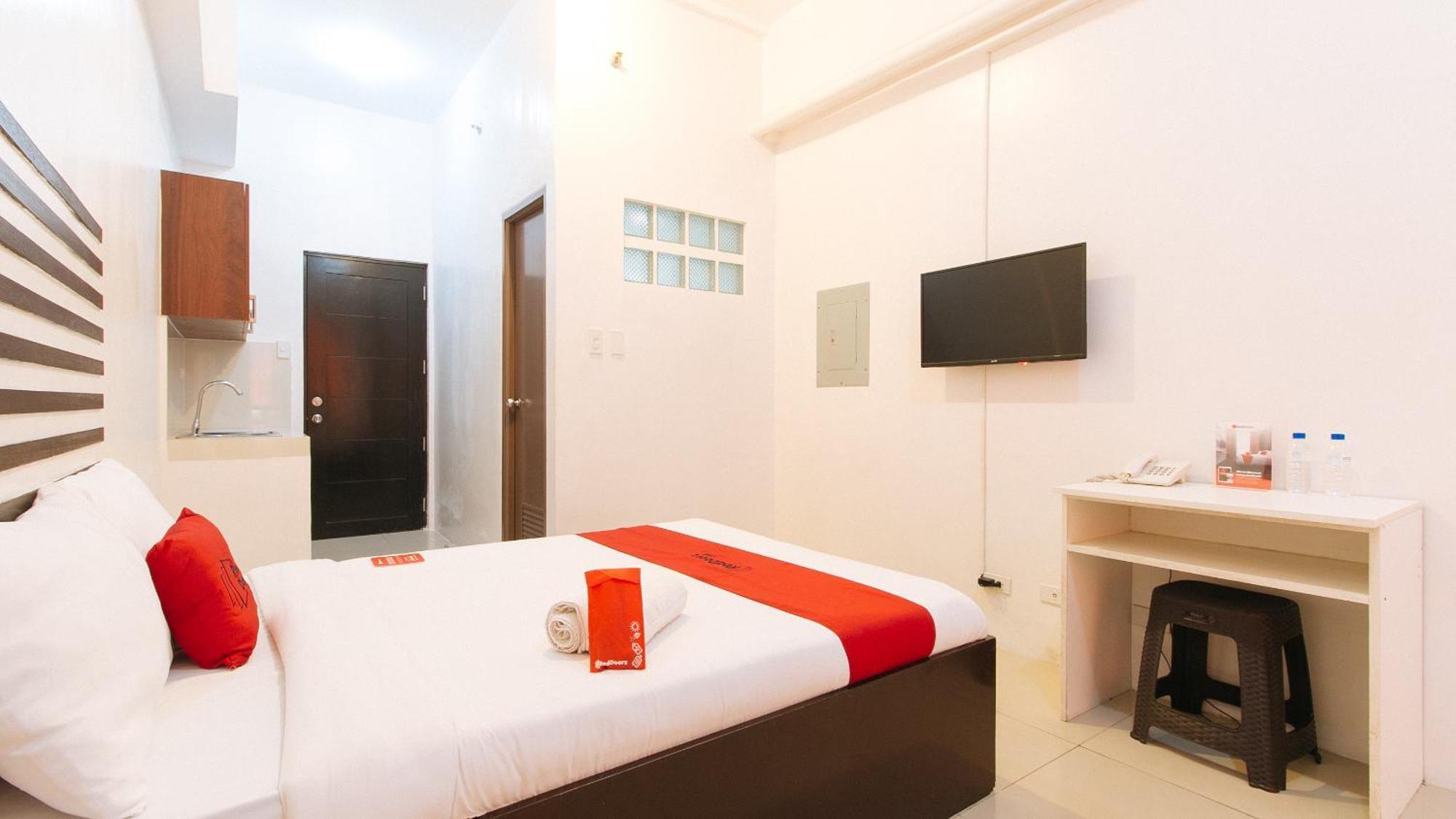 Reddoorz @ Jardin Lrt Tayuman Hotel