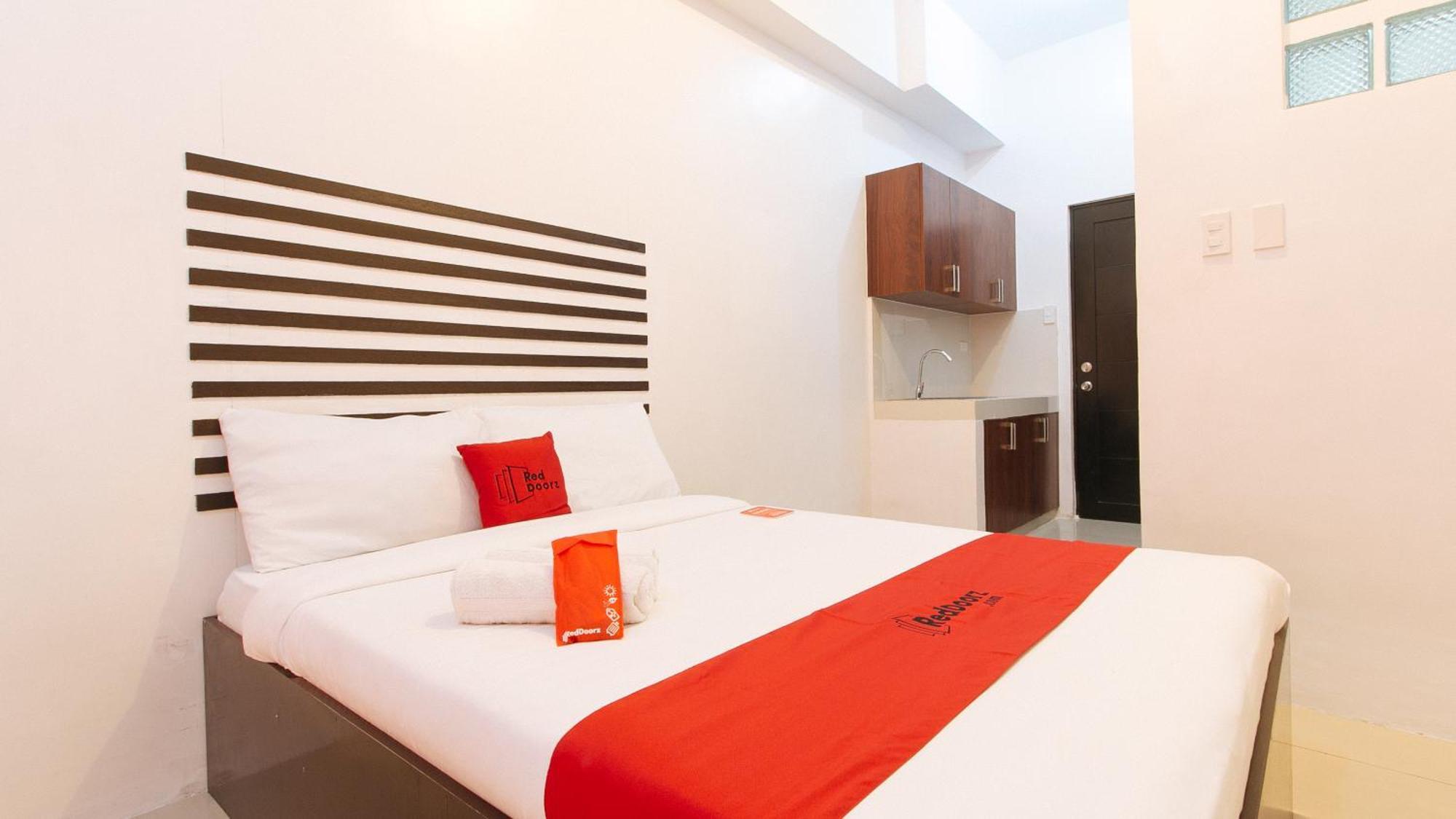 Hotel Reddoorz @ Jardin Lrt Tayuman