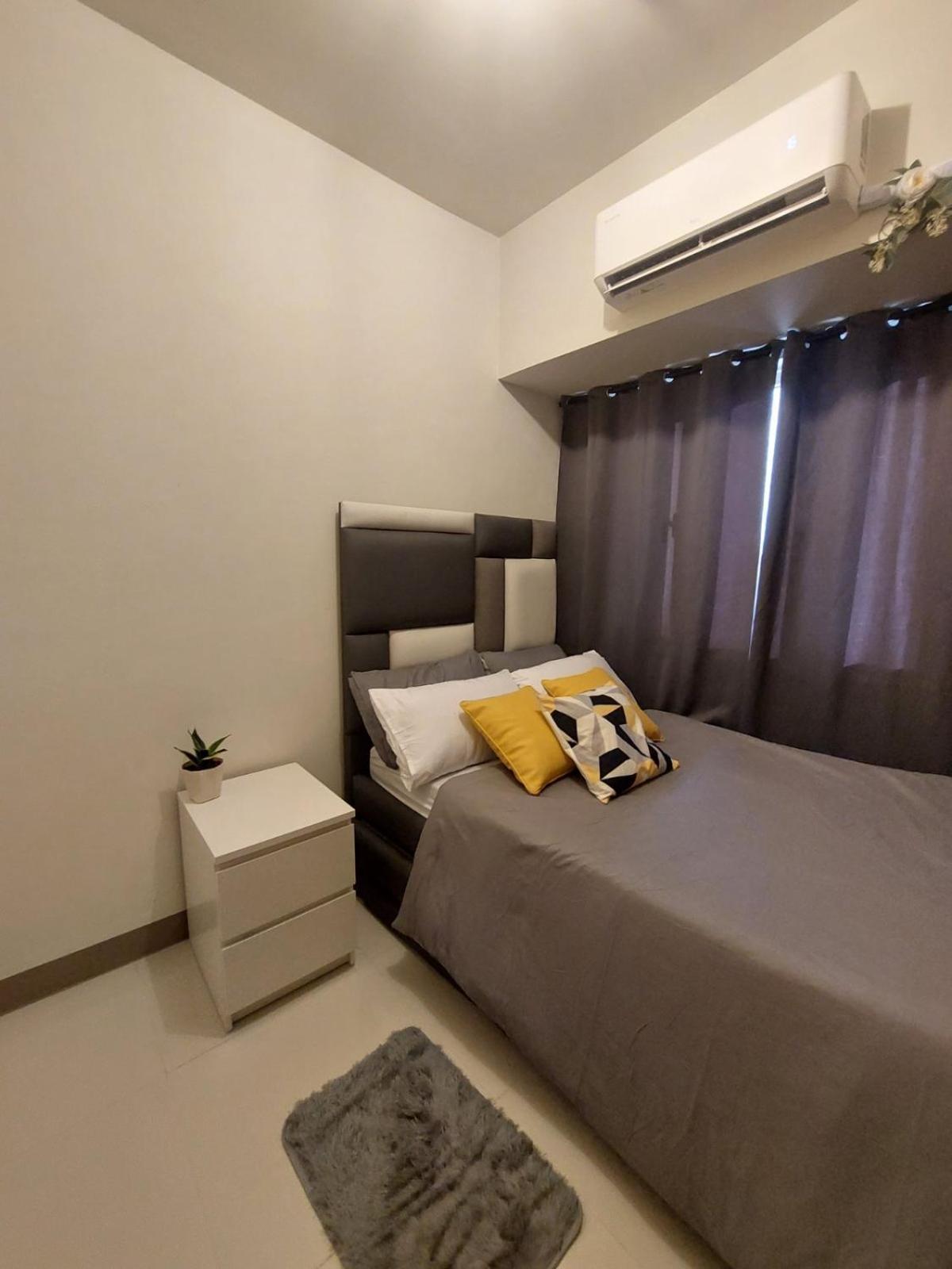 Lyka's Coastal Getaway Apartment Manila
