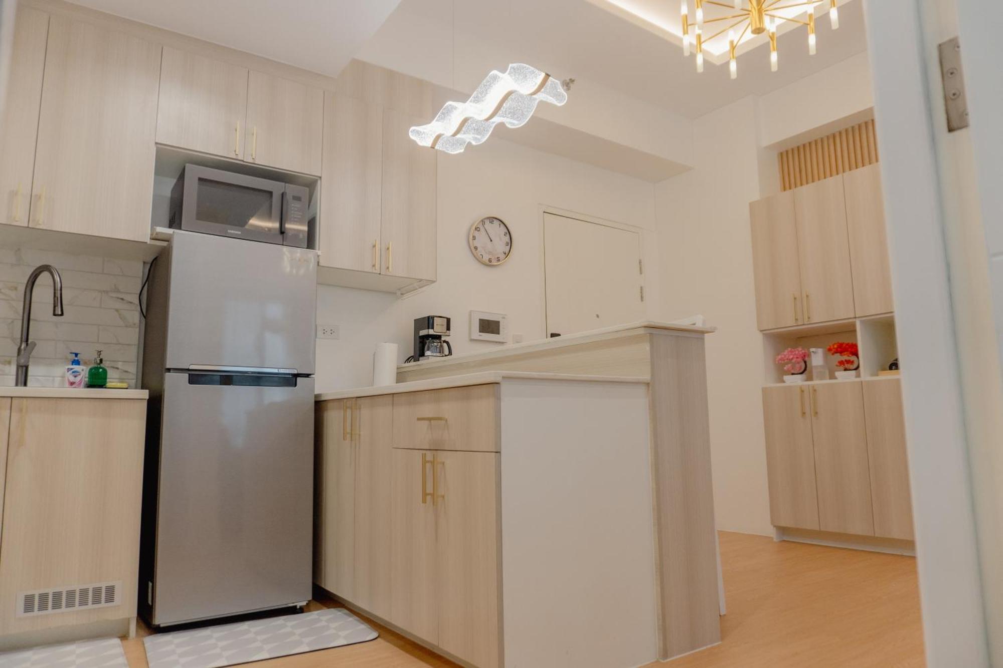Modern Solace - The Florence 1br *