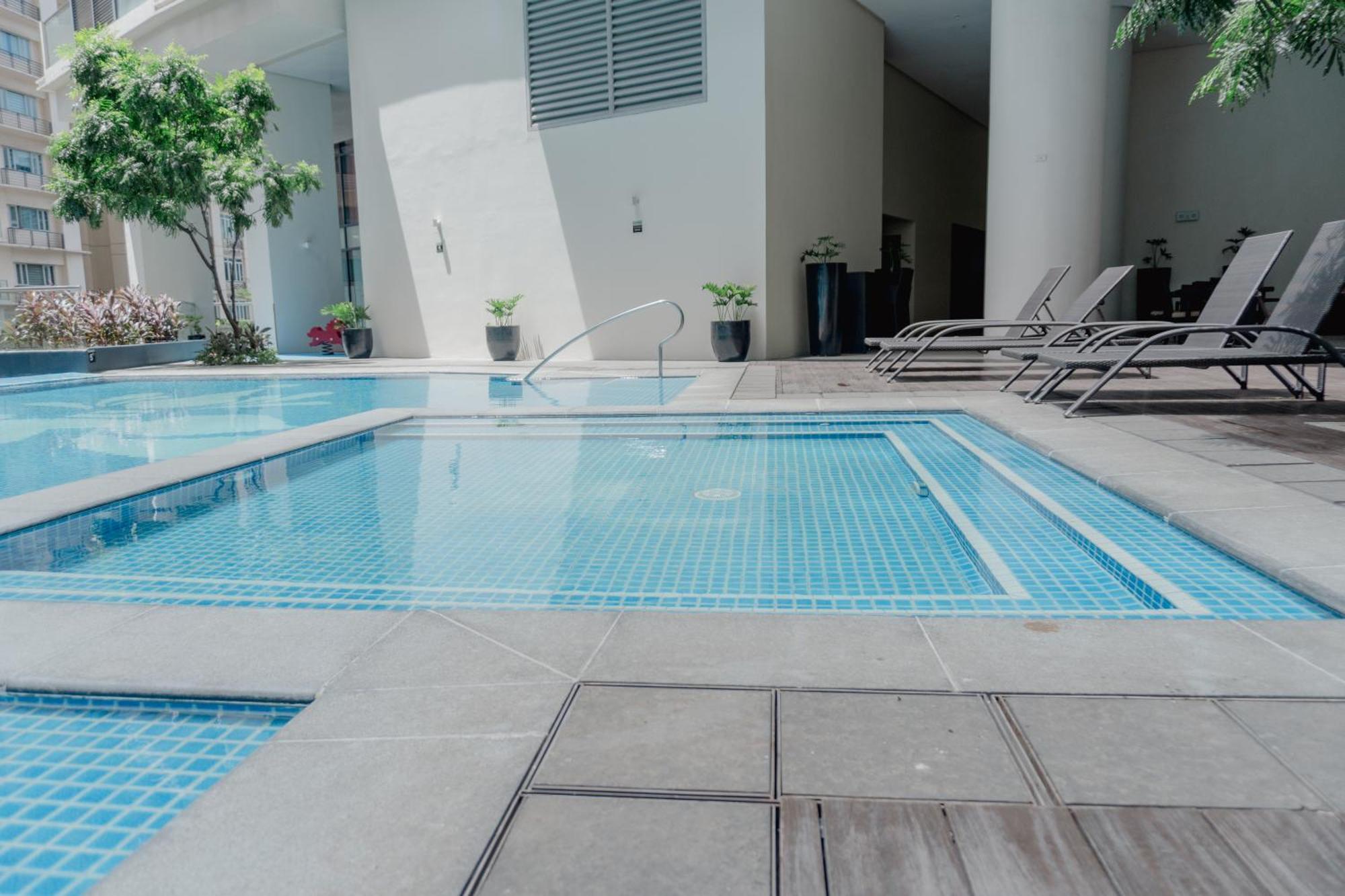 Modern Solace - The Florence 1br Apartment