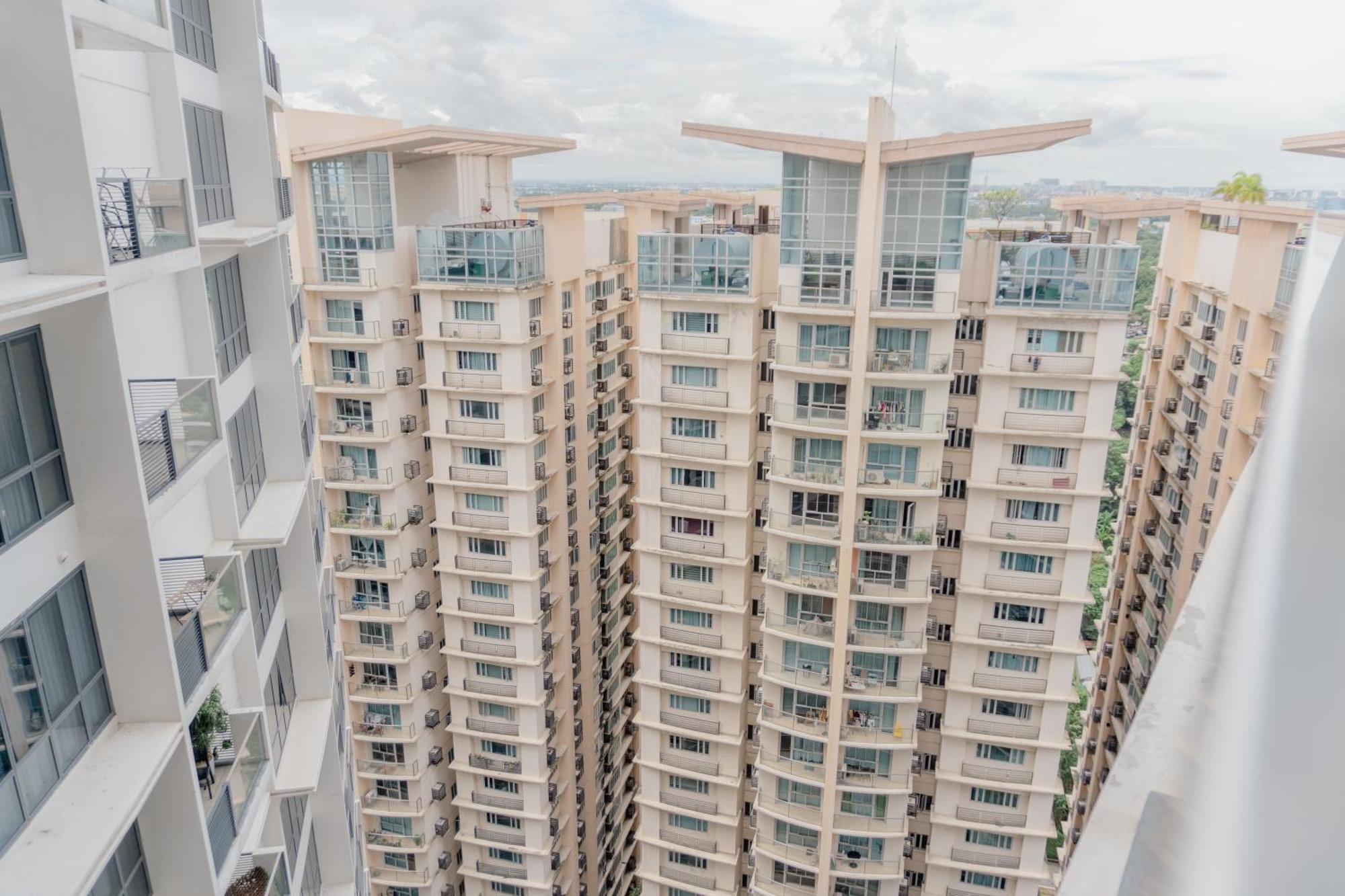 Modern Solace - The Florence 1br Apartment Manila