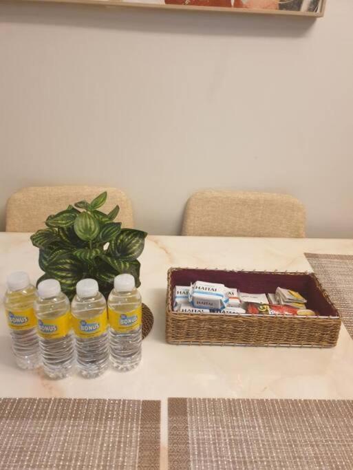 Apartment 2br Unit In Smdc Shore 3 With Pool Access *