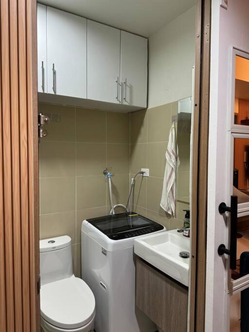 2br Unit In Smdc Shore 3 With Pool Access * Manila