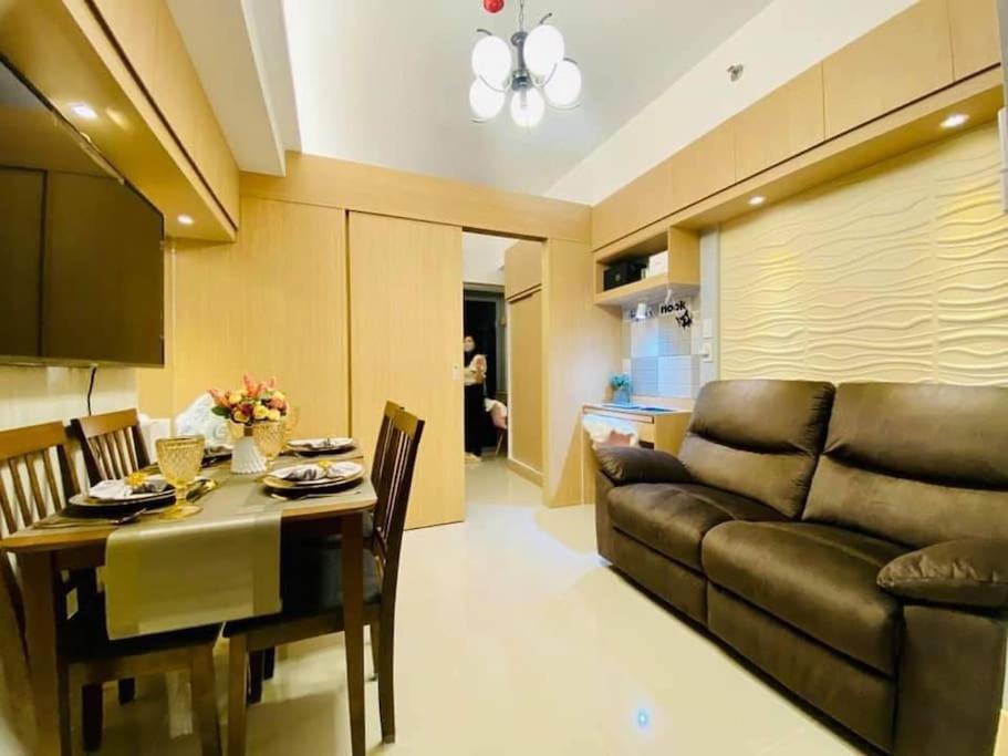 Apartment One Bedroom Unit Grass Residences Tower 5 Near Sm North Edsa Manila