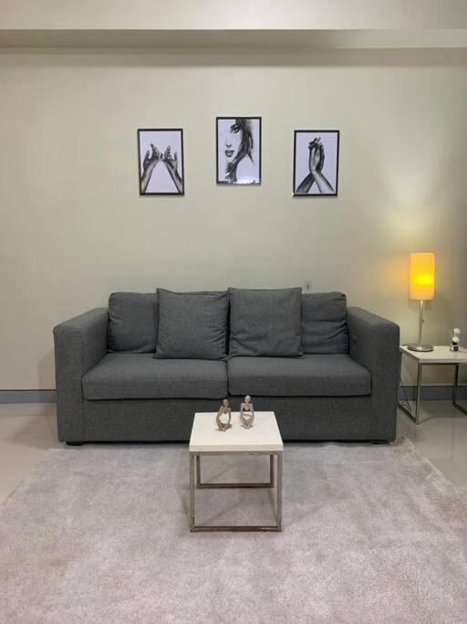 Modern In Mckinley Apartment Manila