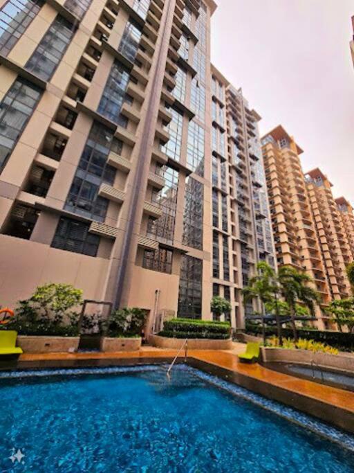 Apartment Modern In Mckinley