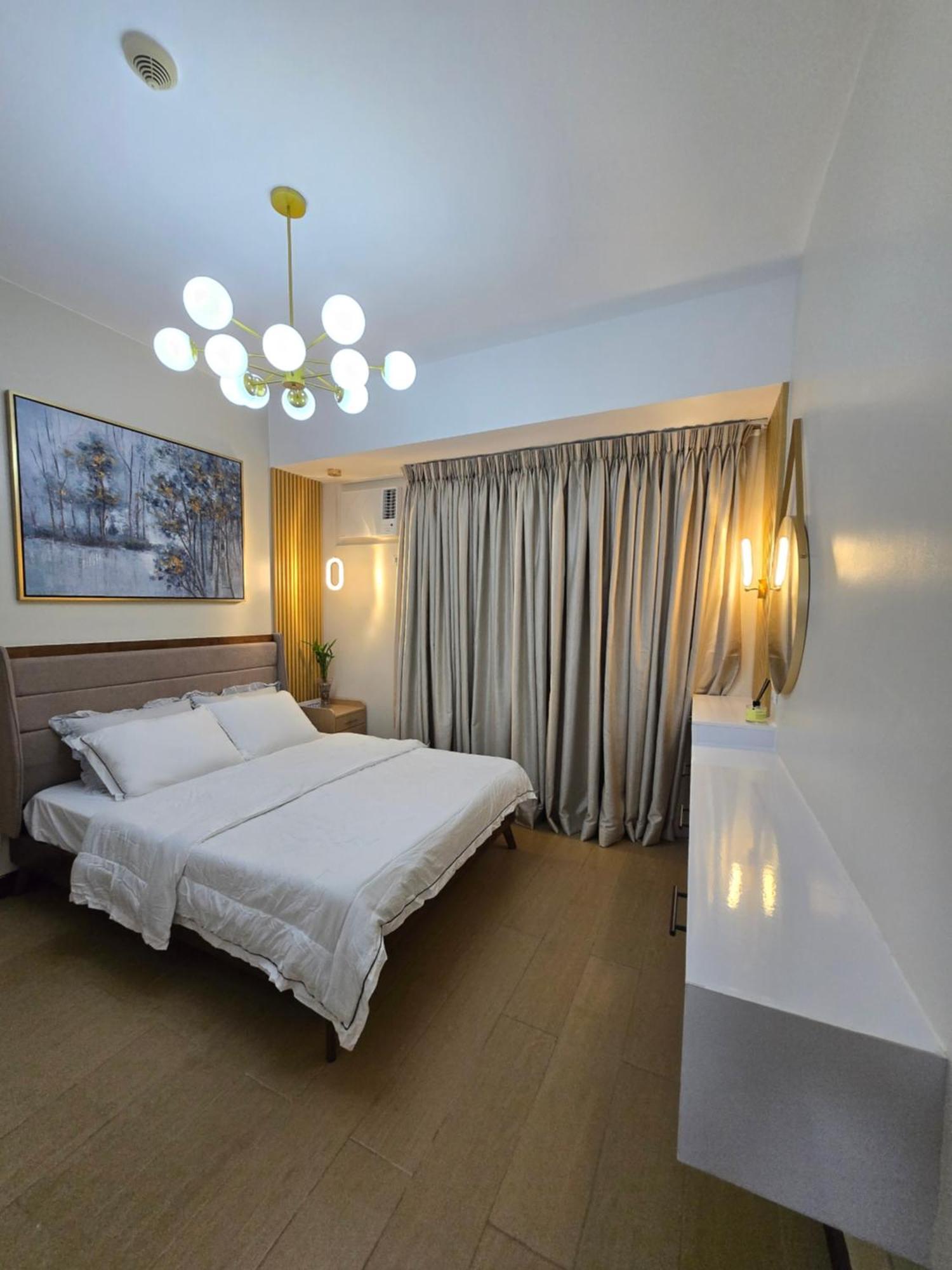 Cozy Corner Manhattan Heights 2br With Amazing View *