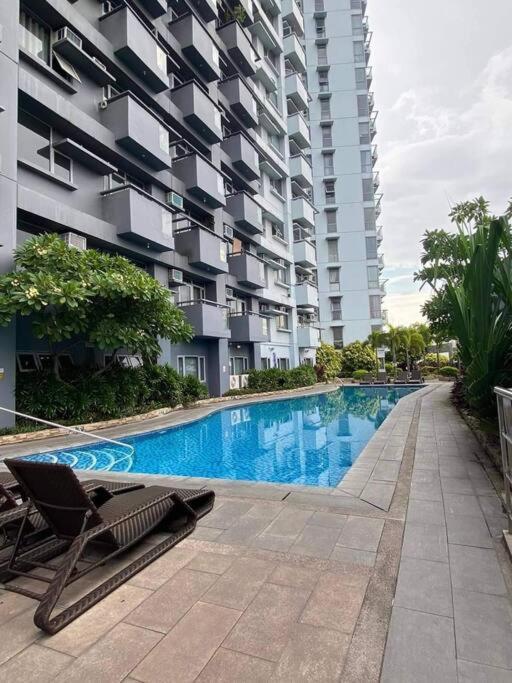 Cozy Corner Manhattan Heights 2br With Amazing View