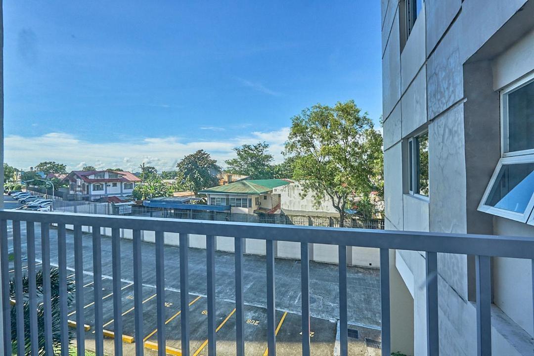 Serene Staycation Beside Sm Southmall Apartment *