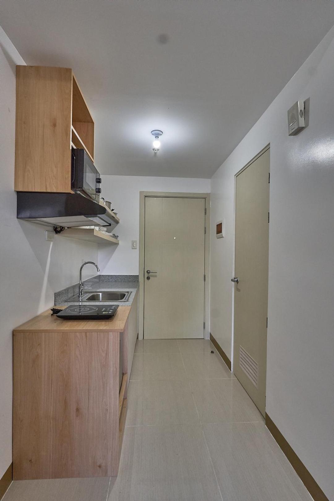 Serene Staycation Beside Sm Southmall Apartment Manila