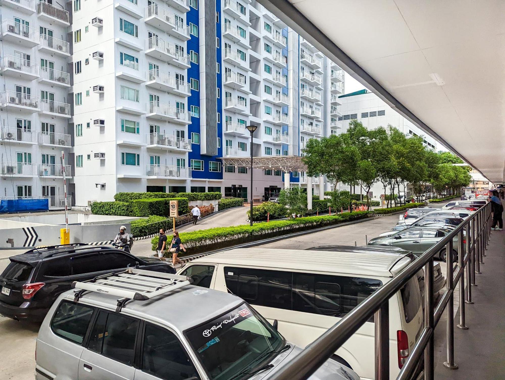2br Qc Sm Vertis North Edsa For Balikbayan