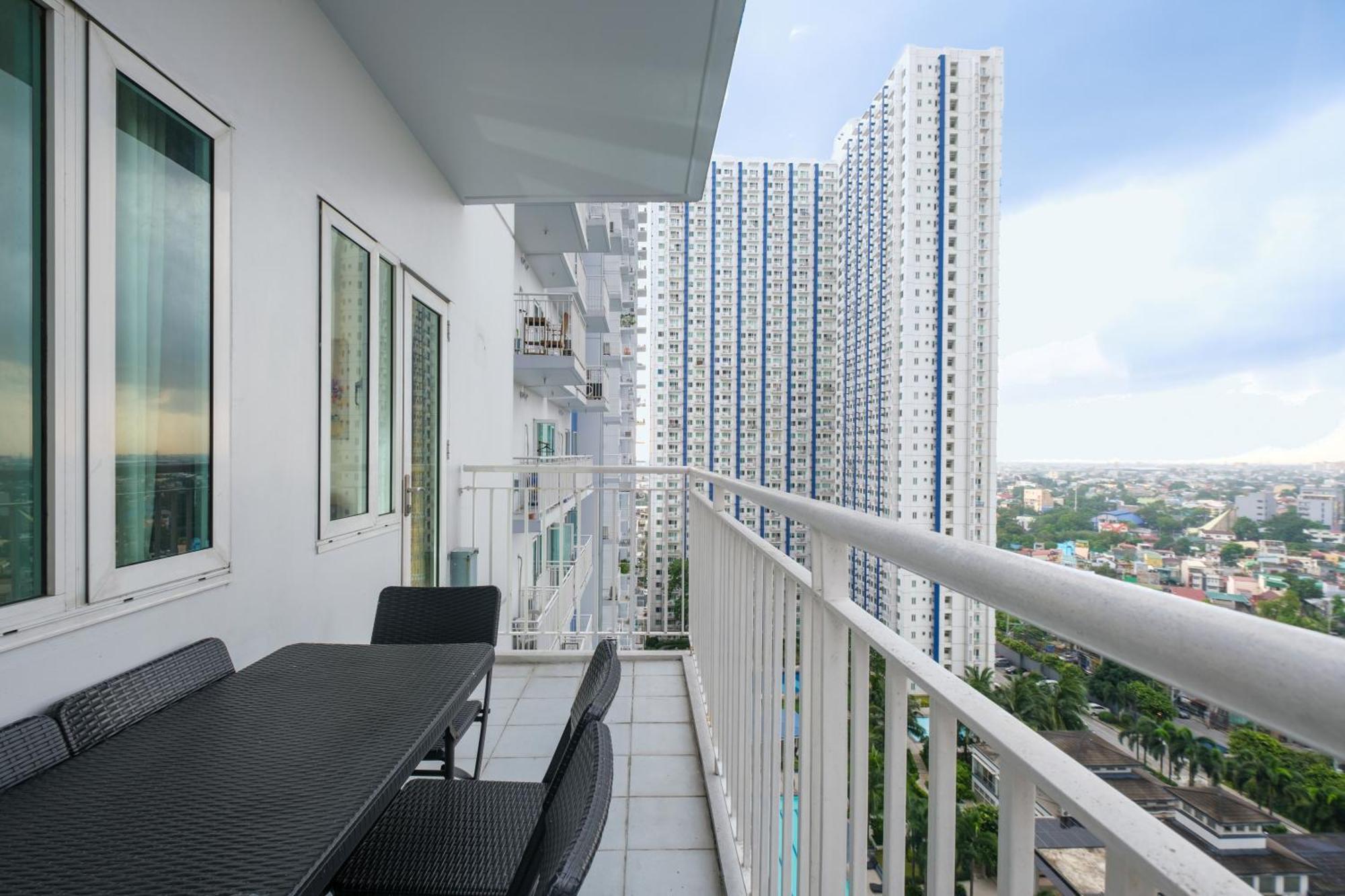 Apartment 2br Qc Sm Vertis North Edsa For Balikbayan Manila