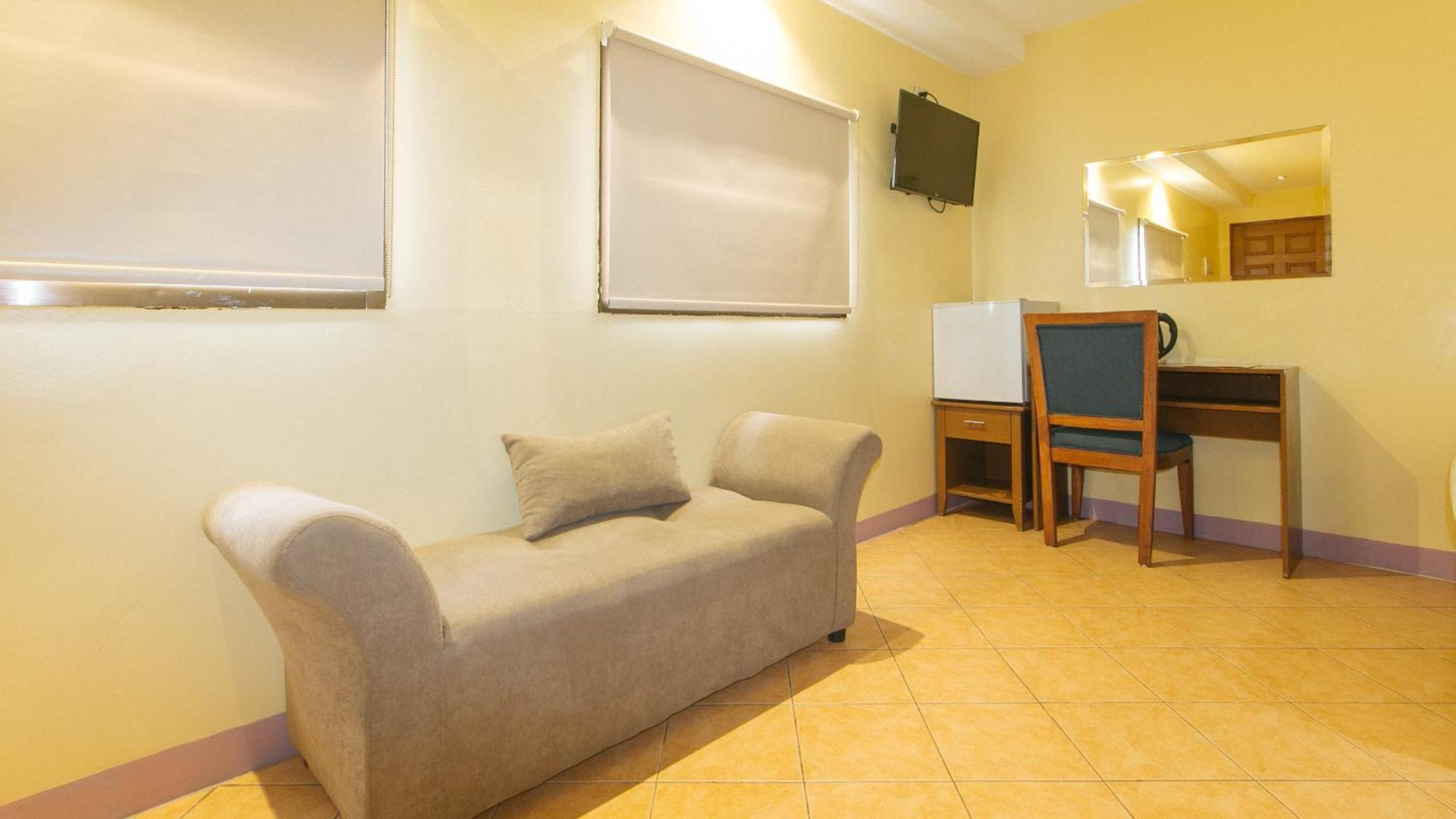 Hotel Reddoorz At Comfy Ermita Manila