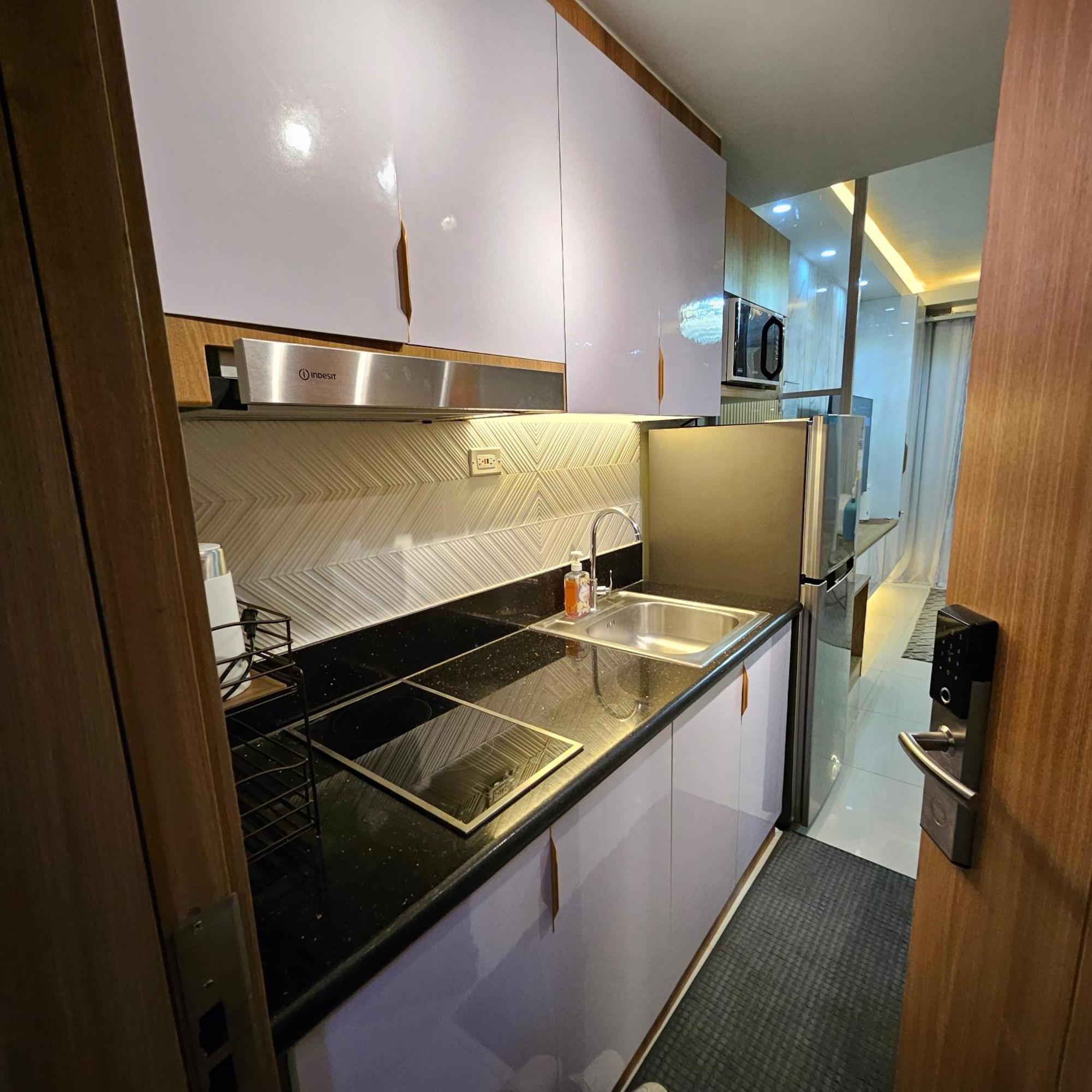 Apartment The Glorious Haven Near Moa Manila