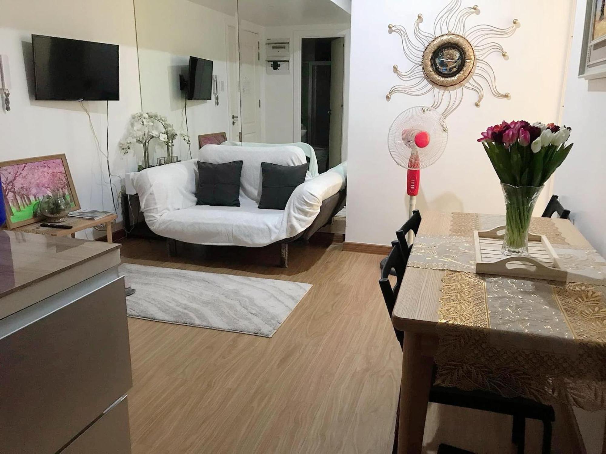 2 Bedrooms Penthouse In Azure Paranaque *