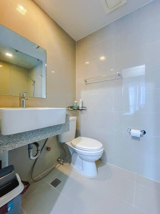 Apartment Cozy 1br Uptown Parksuites Manila