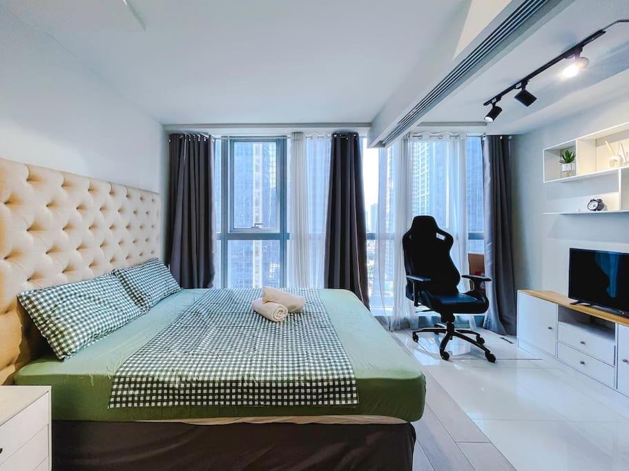 Cozy 1br Uptown Parksuites Manila