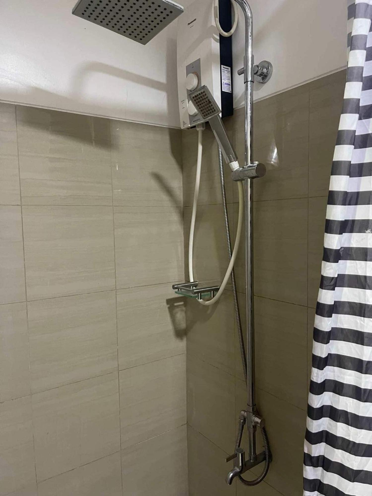 Shore 1 & 3 Residences Moa 1br With Balcony By Darpm Apartment Manila