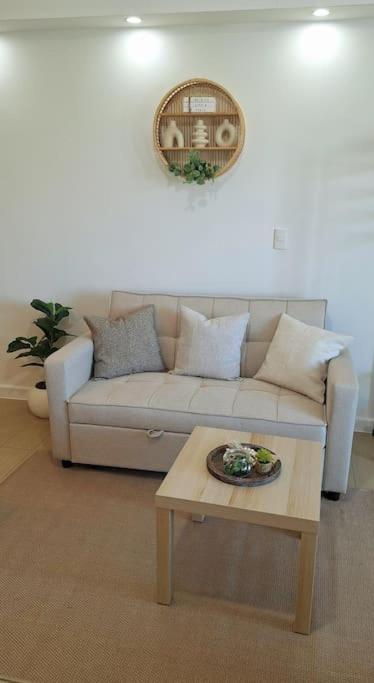 Luxury Bohemian Venice Canal Mall & Bgc Views Apartment *