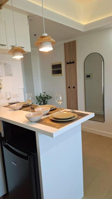 Apartment Luxury Bohemian Venice Canal Mall & Bgc Views Manila