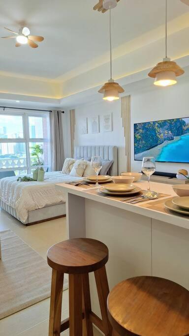 Apartment Luxury Bohemian Venice Canal Mall & Bgc Views
