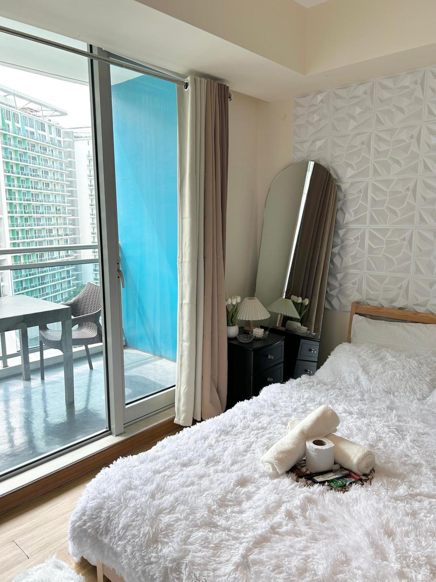 M&m Azure Staycation Paranaque Apartment *