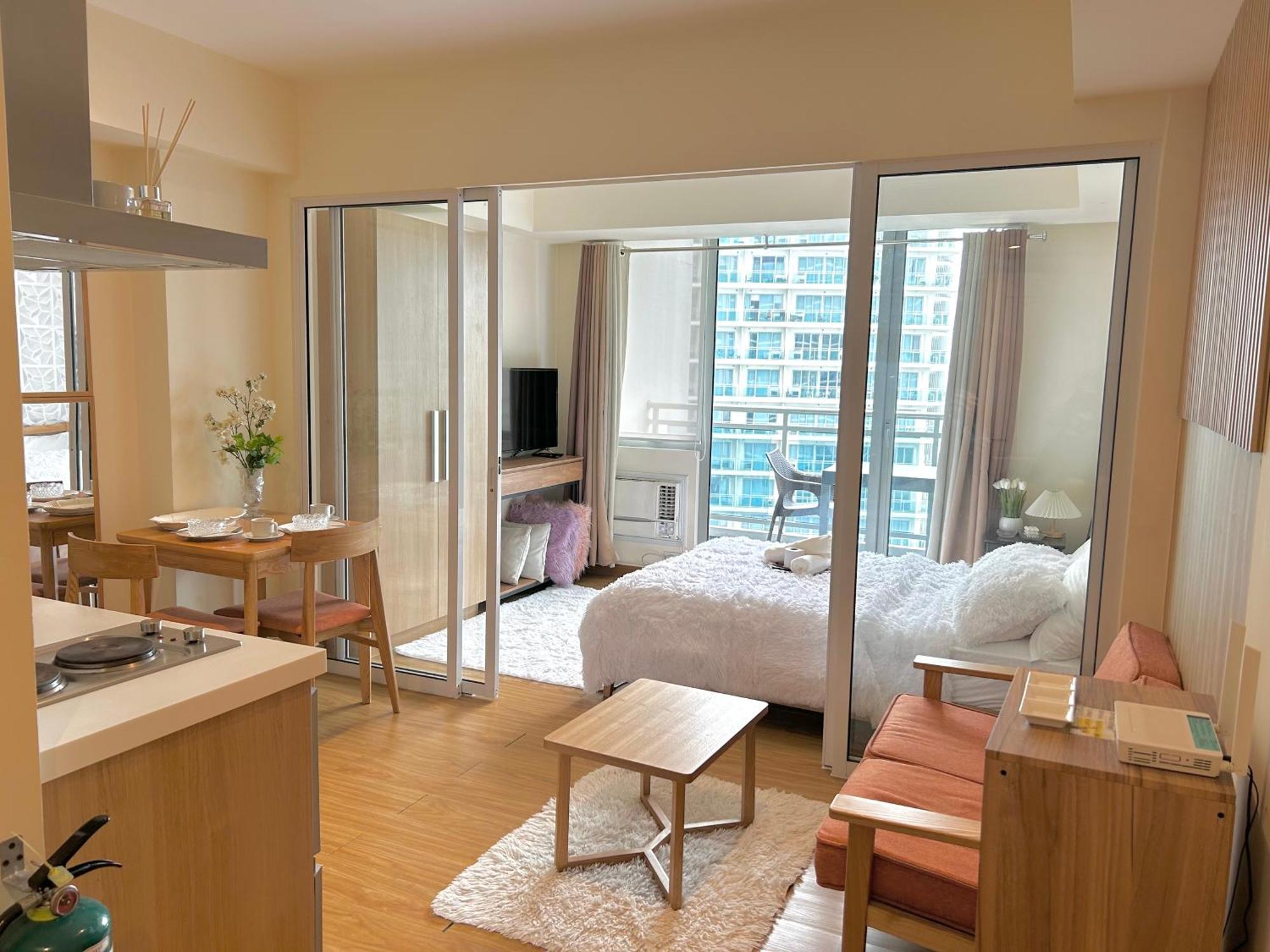 M&m Azure Staycation Paranaque Apartment