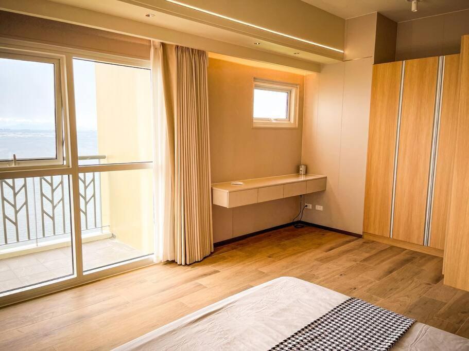 Luxurious 3br In Bay Across Okada Ii 12pax Apartment Manila