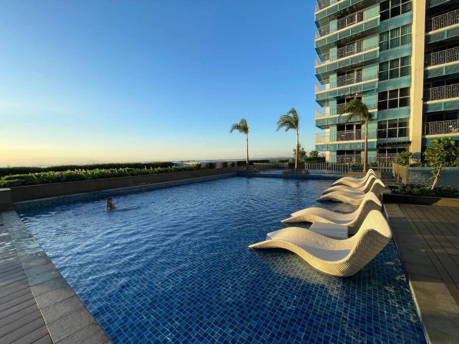 Luxurious 3br In Bay Across Okada Ii 12pax Apartment Manila