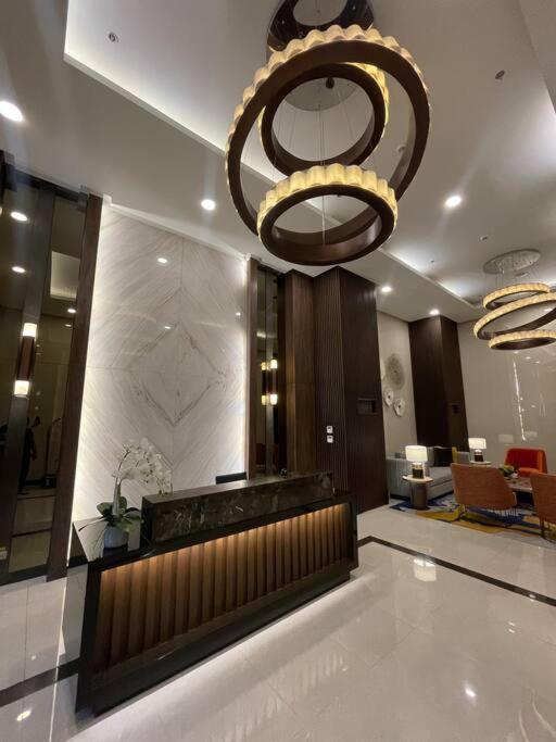 Luxurious 3br In Bay Across Okada Ii 12pax Apartment Manila