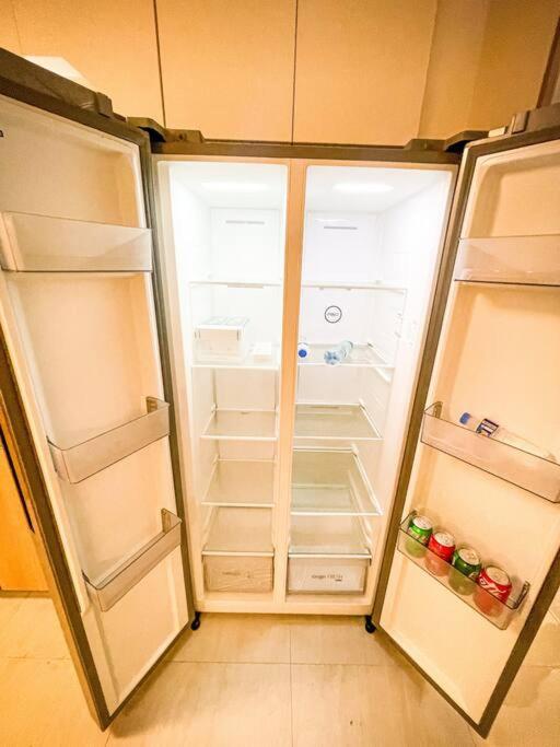Luxurious 3br In Bay Across Okada Ii 12pax Apartment Manila
